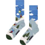 Snowboardstrumpa with mountain and ski theme, perfect for winter sports enthusiasts.